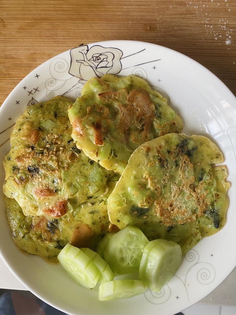 鸡蛋黄瓜火腿饼(适合早餐的快手饼)