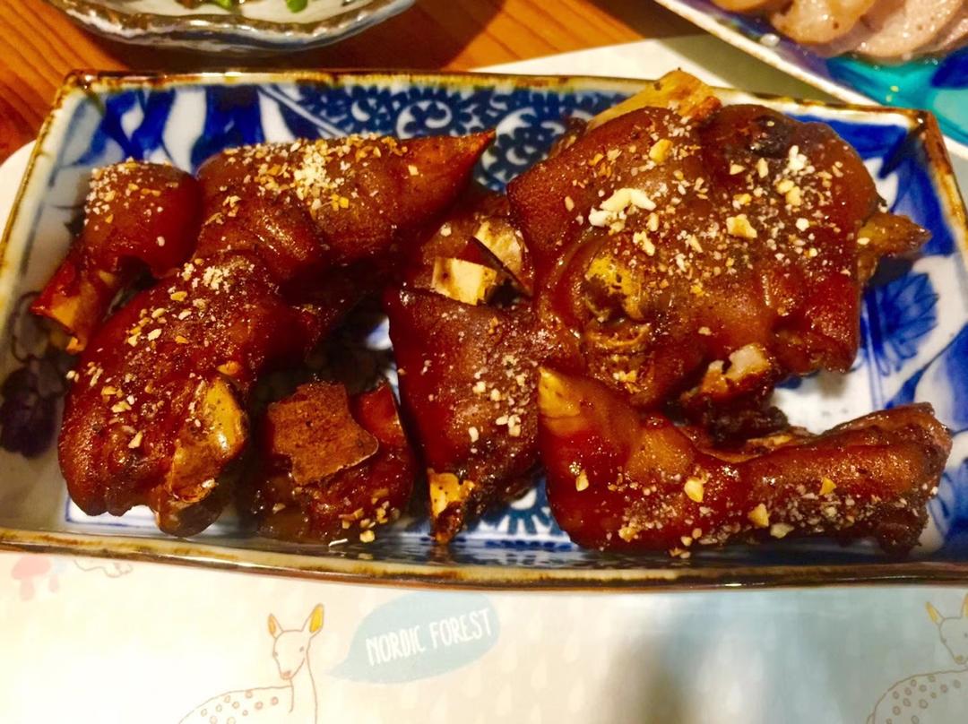 香酥烤猪蹄
