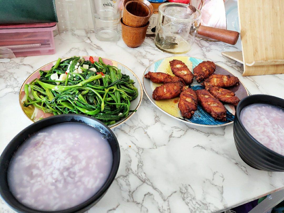 好吃到舔手指的孜然鸡翅，一盘根本不够吃