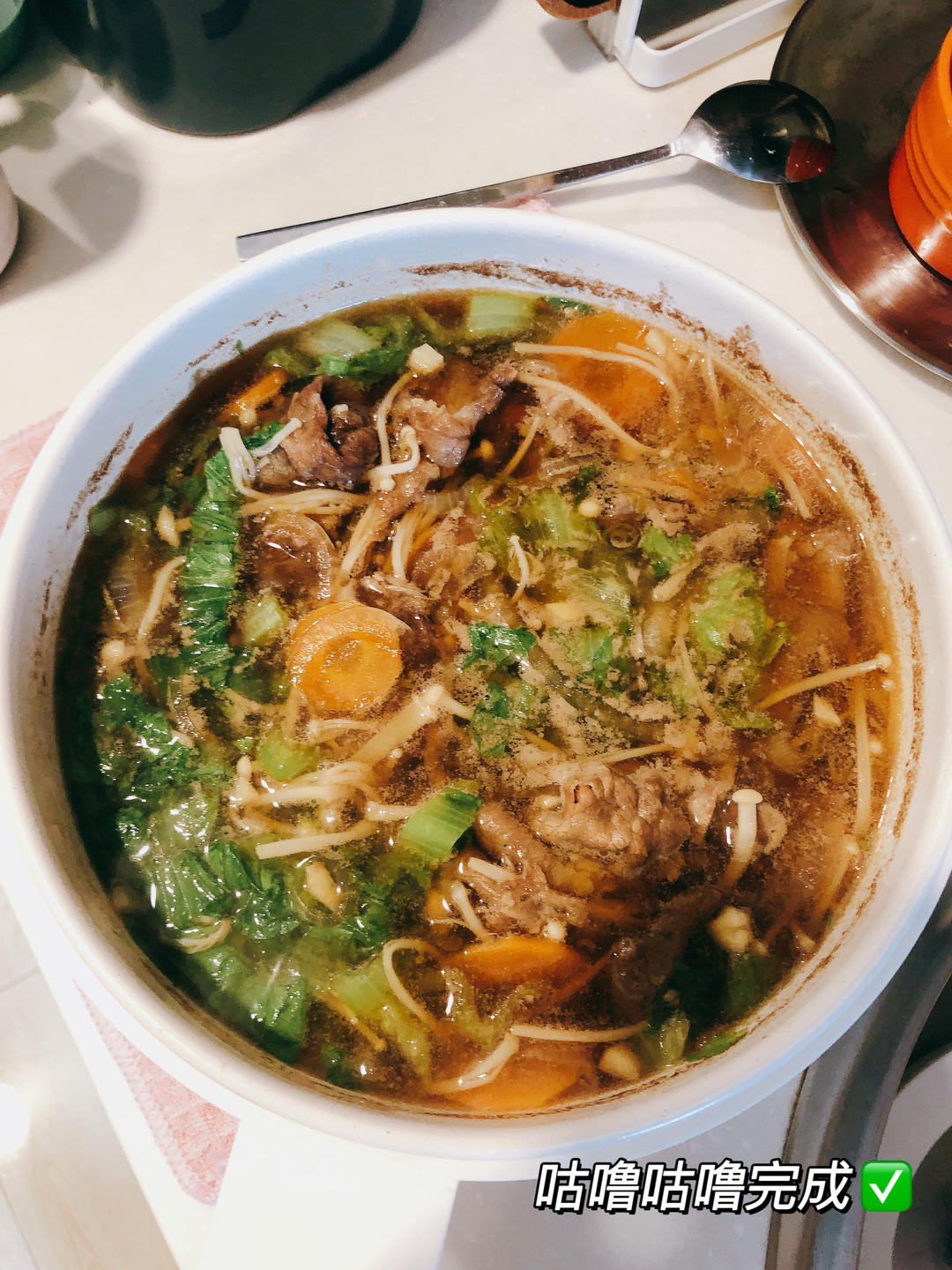 土大力牛肉粉丝砂锅100％还原「汤