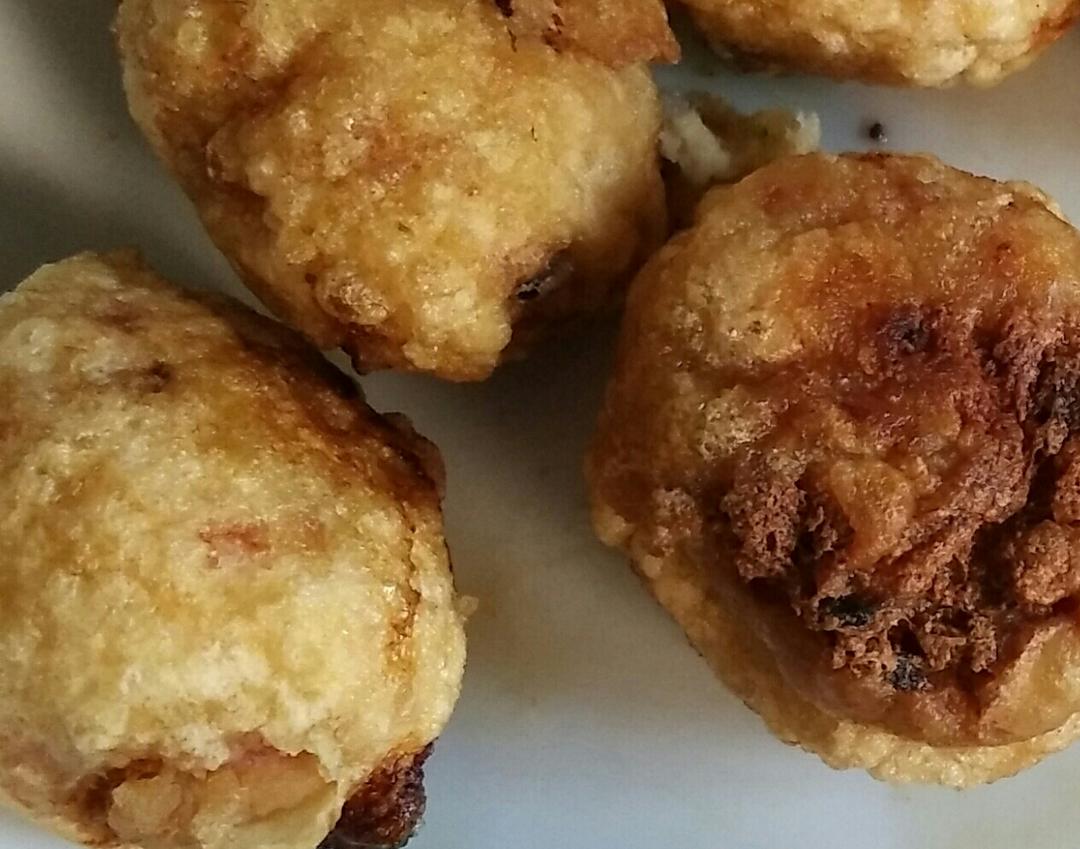 妈妈手酥炸豆腐小肉丸的做法