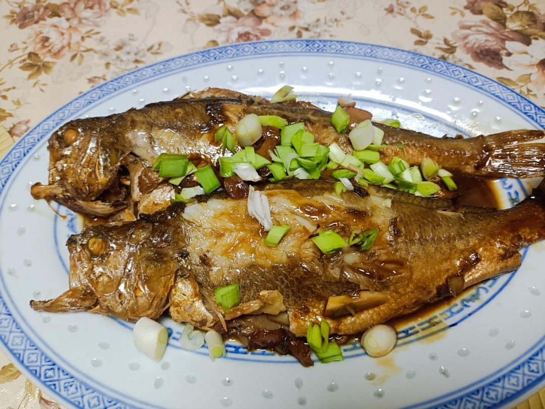 红烧黄鱼—鱼皮不破的小窍门