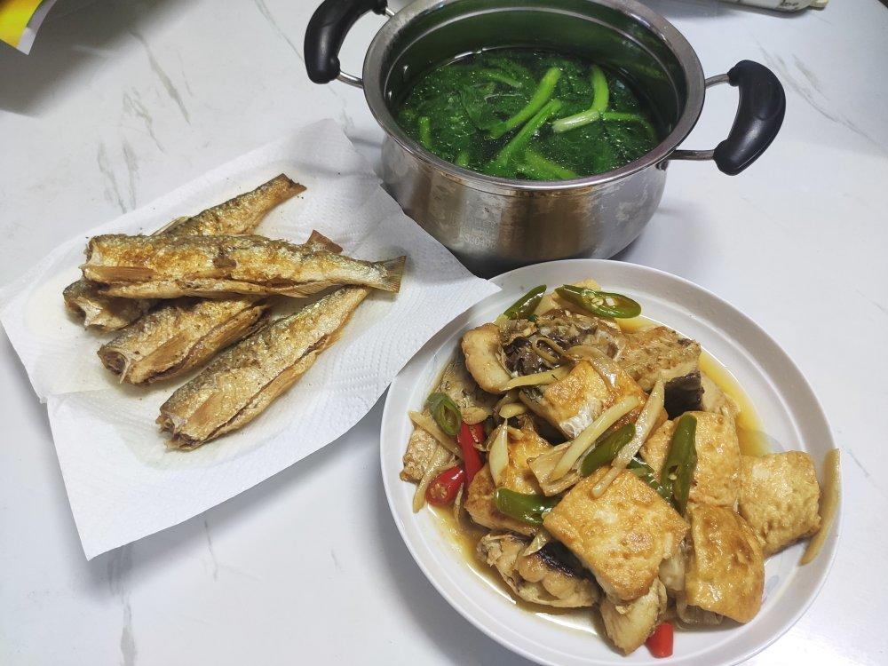 香煎小黄鱼