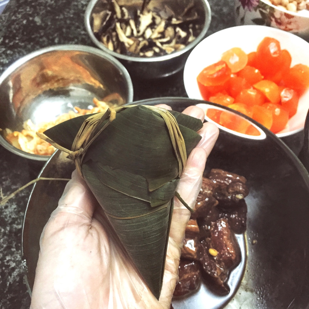 手把手教你包广式咸肉粽
