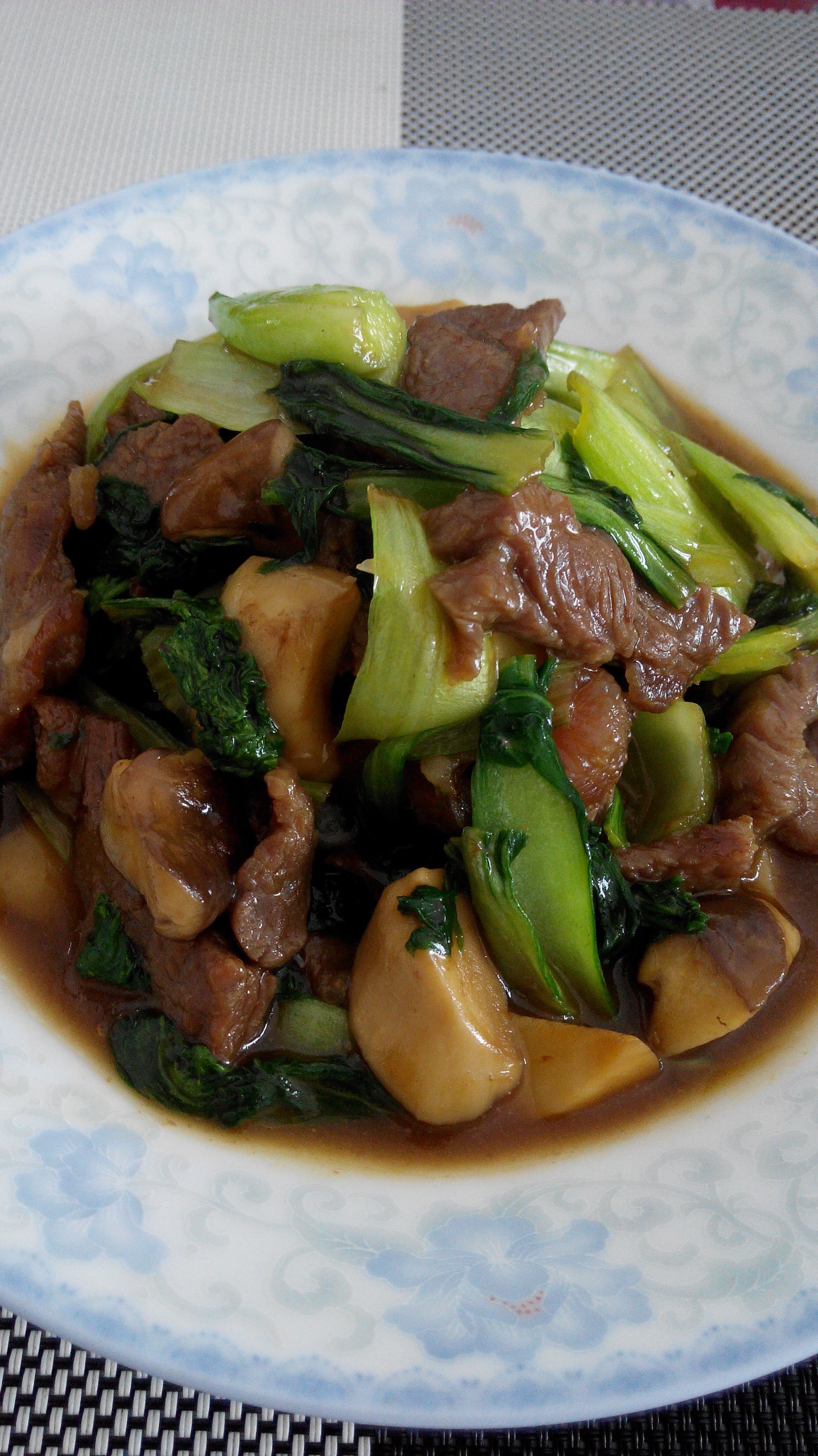 小确幸panda做的油菜杏鲍菇炒牛肉