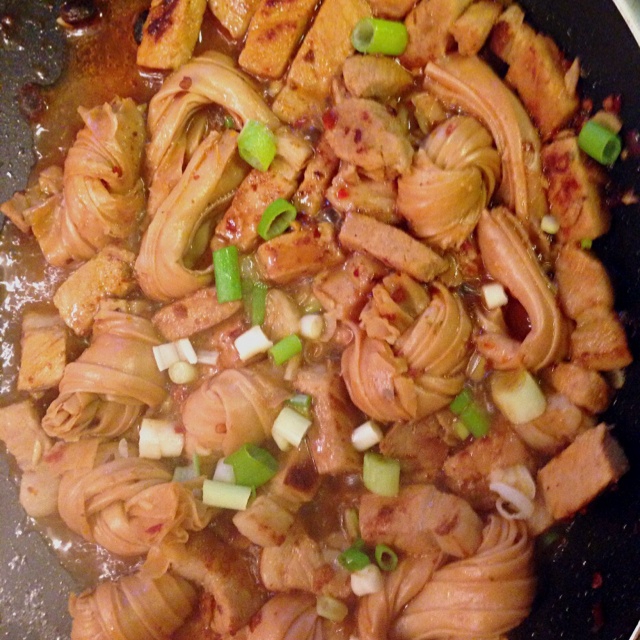红烧肉炖干豆腐结