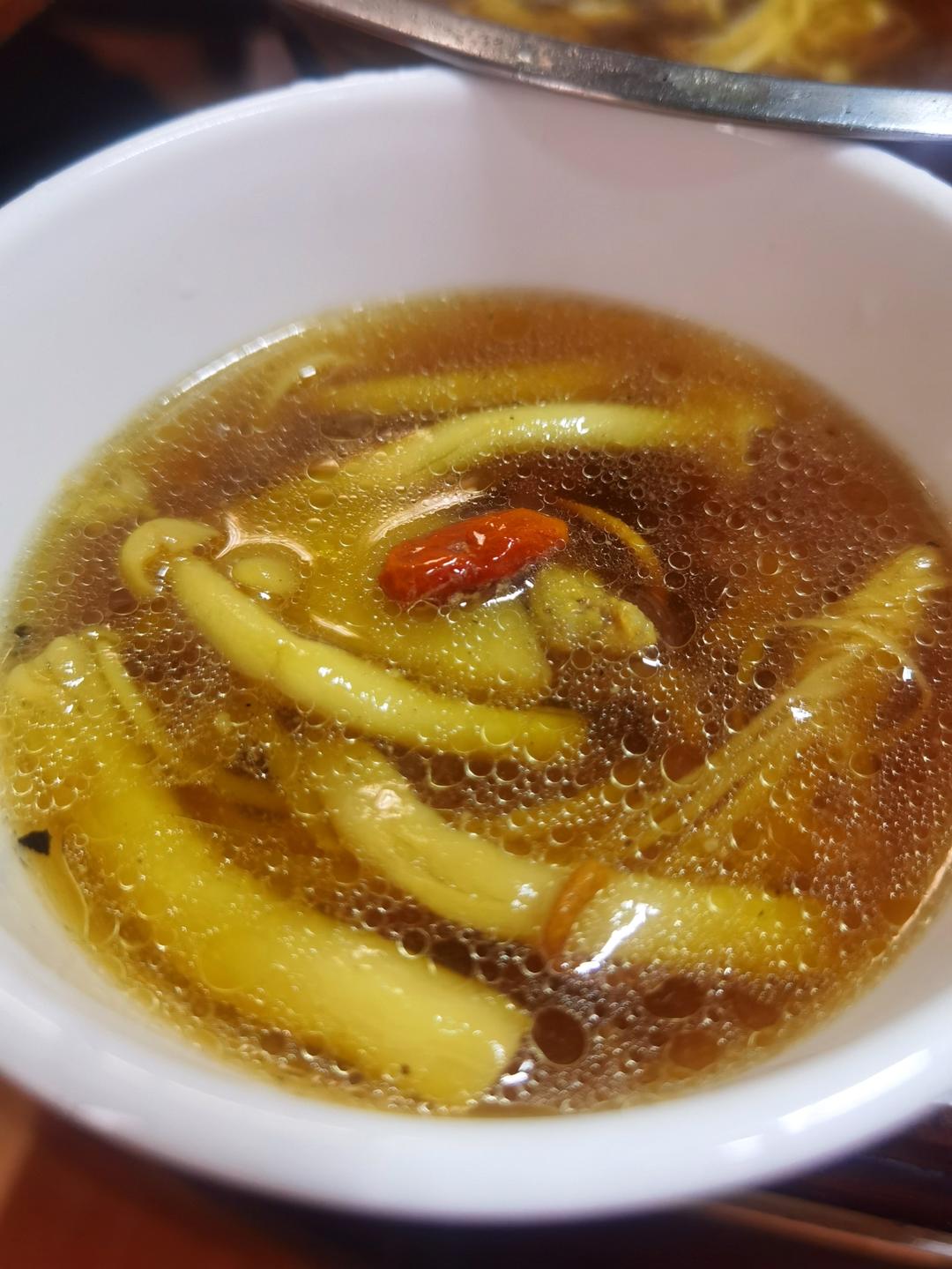 鲜到起飞的菌菇汤！不好喝不要钱！