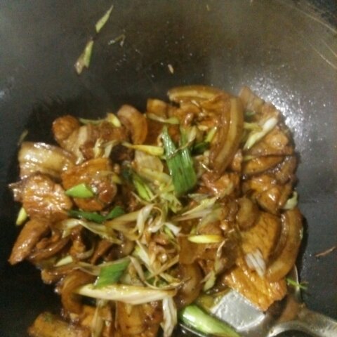 蒜苗小炒肉（超简单的）