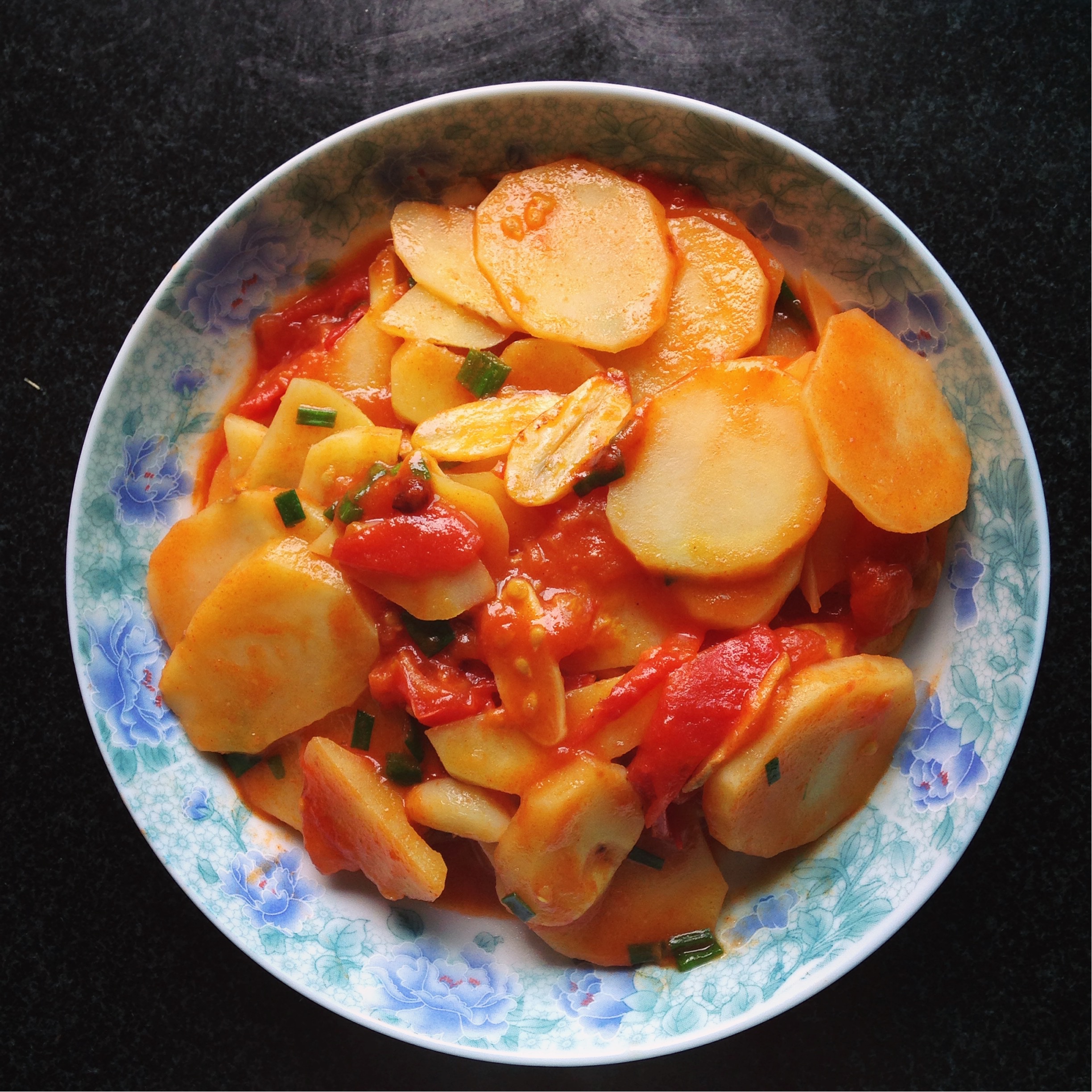 阿驴就是张球球做的西红柿炒土豆片