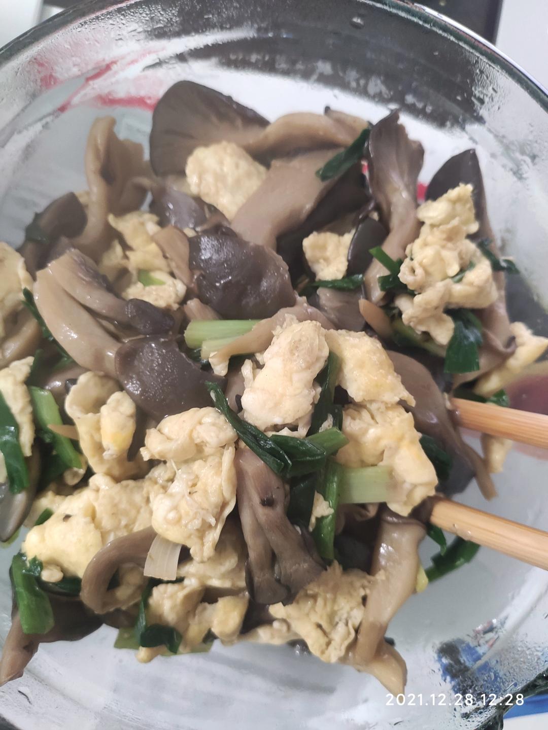 平菇炒鸡蛋
