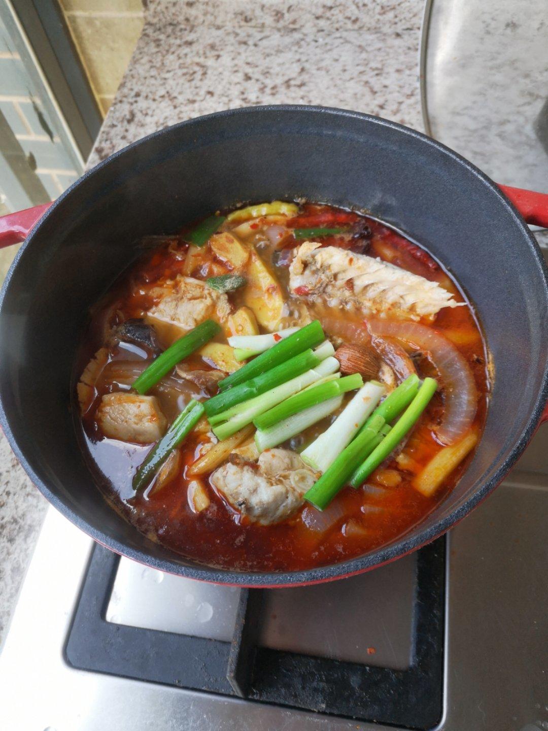 鲢鱼煲