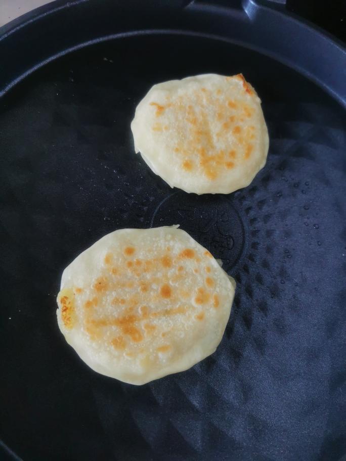 饺子皮香蕉饼的做法