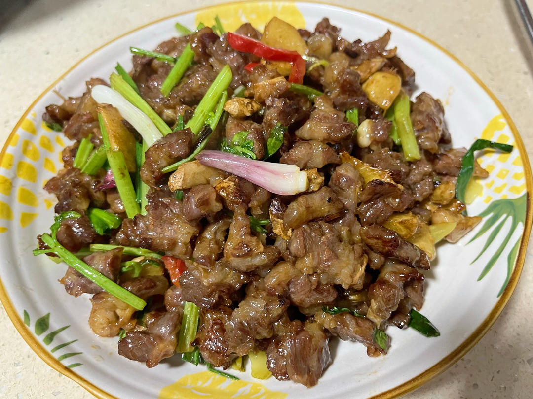爆炒牛排腩