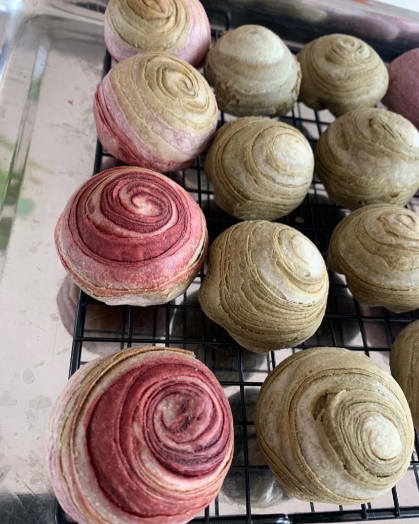 蛋黄酥~紫薯、抹茶、原味~花好月圆，中秋快乐~内附一次做六色蛋黄酥方法~