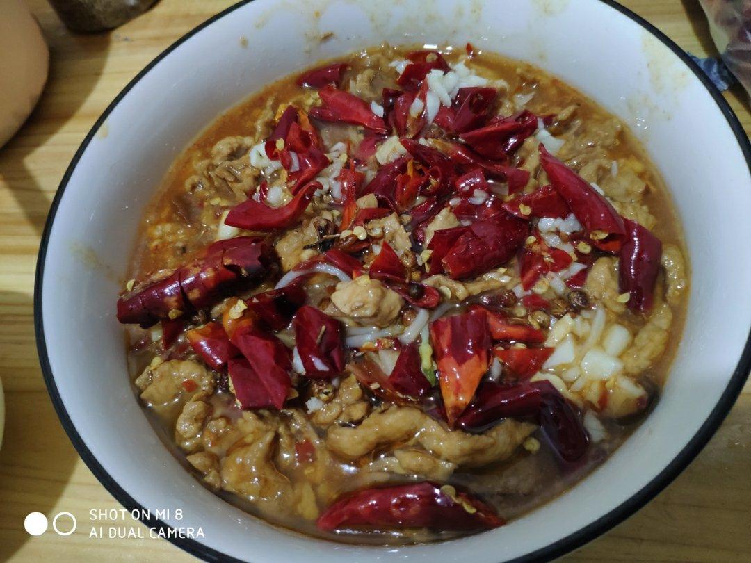 厨师长教你：“水煮肉片”的正宗做法，这味道真的很四川
