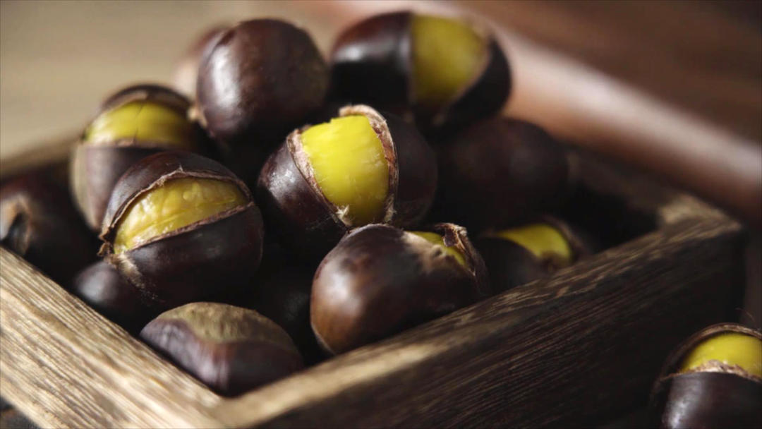 香甜软糯的栗子在家做——烤板栗【孔老师教做菜】的做法