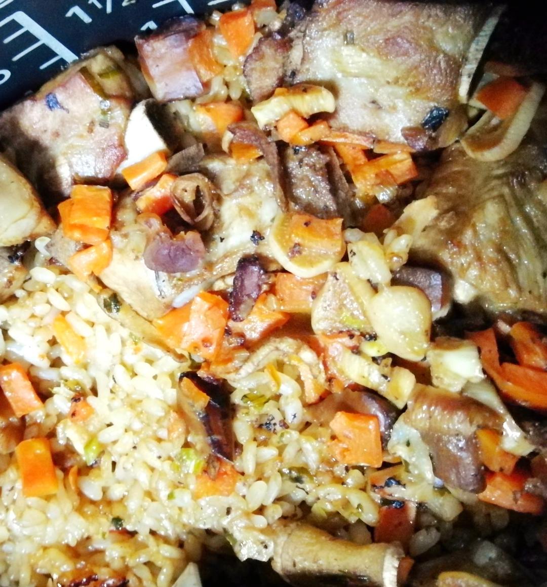 喷香排骨焖饭（爆好吃）