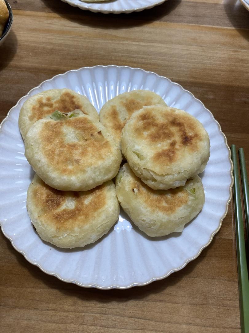 懒人版葱香发面饼 要多软有多软 零失败的方子 附细节视频详解