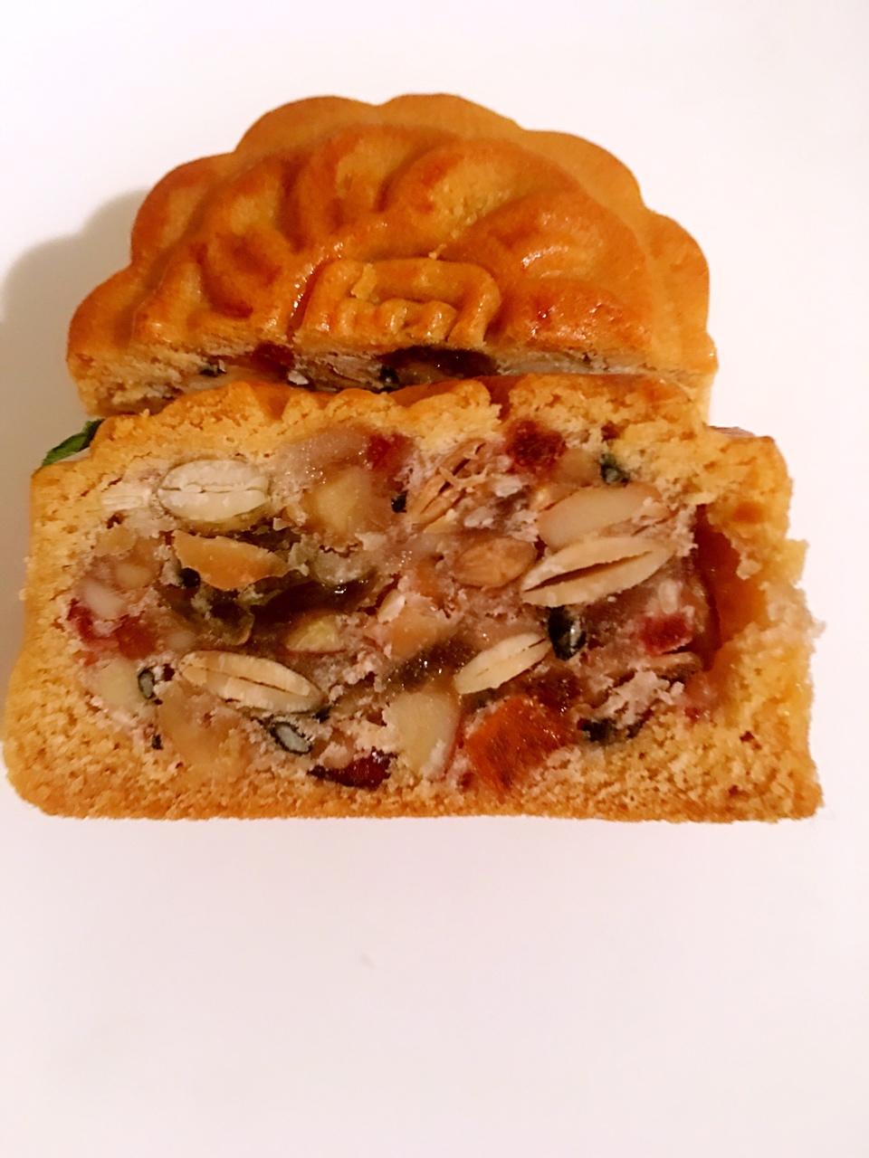 广式月饼——蛋黄莲蓉月饼