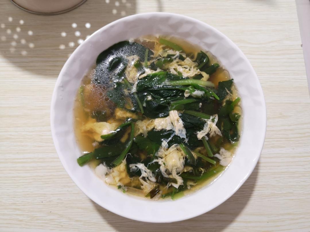 鸡蛋菠菜汤(跟酒店里喝的一个味道！)