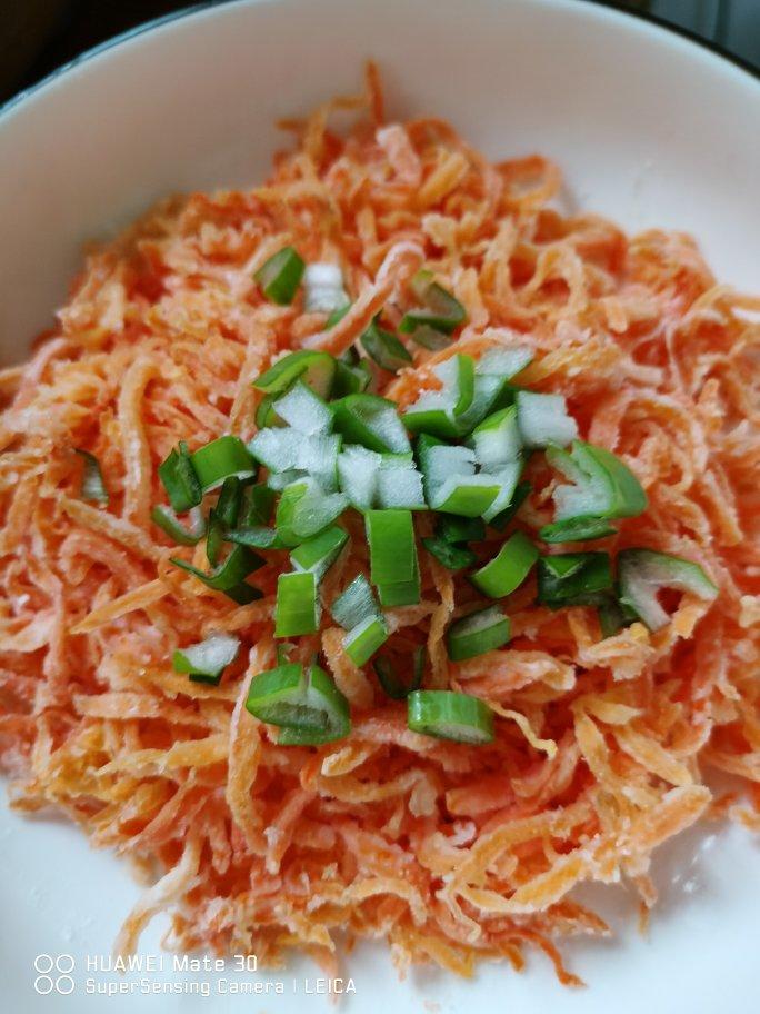 胡萝卜丝蒸菜，有点筋道，继续努力~