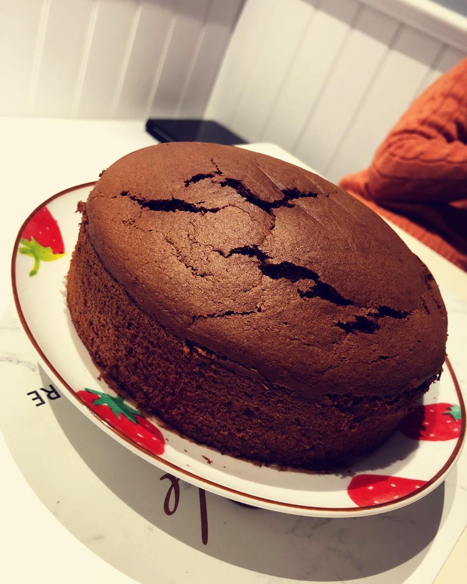 妞妞小飞侠做的纯巧克力戚风蛋糕