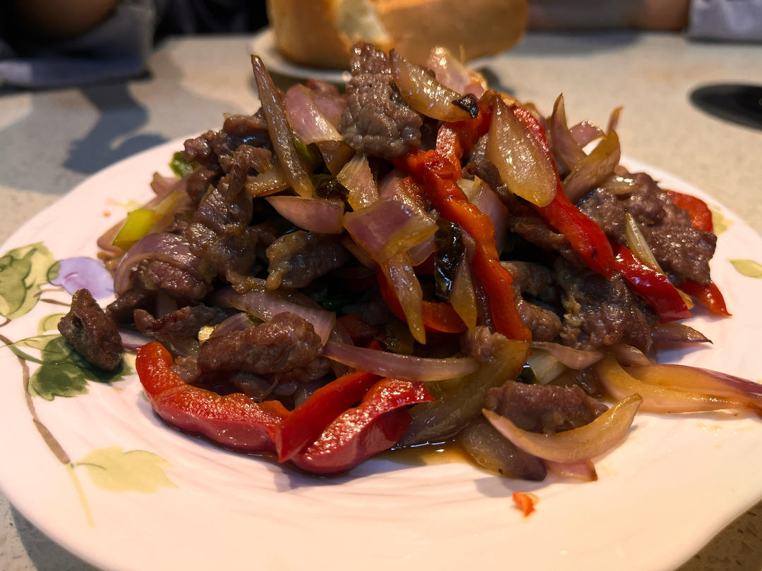 3分钟快手青椒炒牛肉，家庭版无盐无味精嫩香牛肉，我的常备菜单