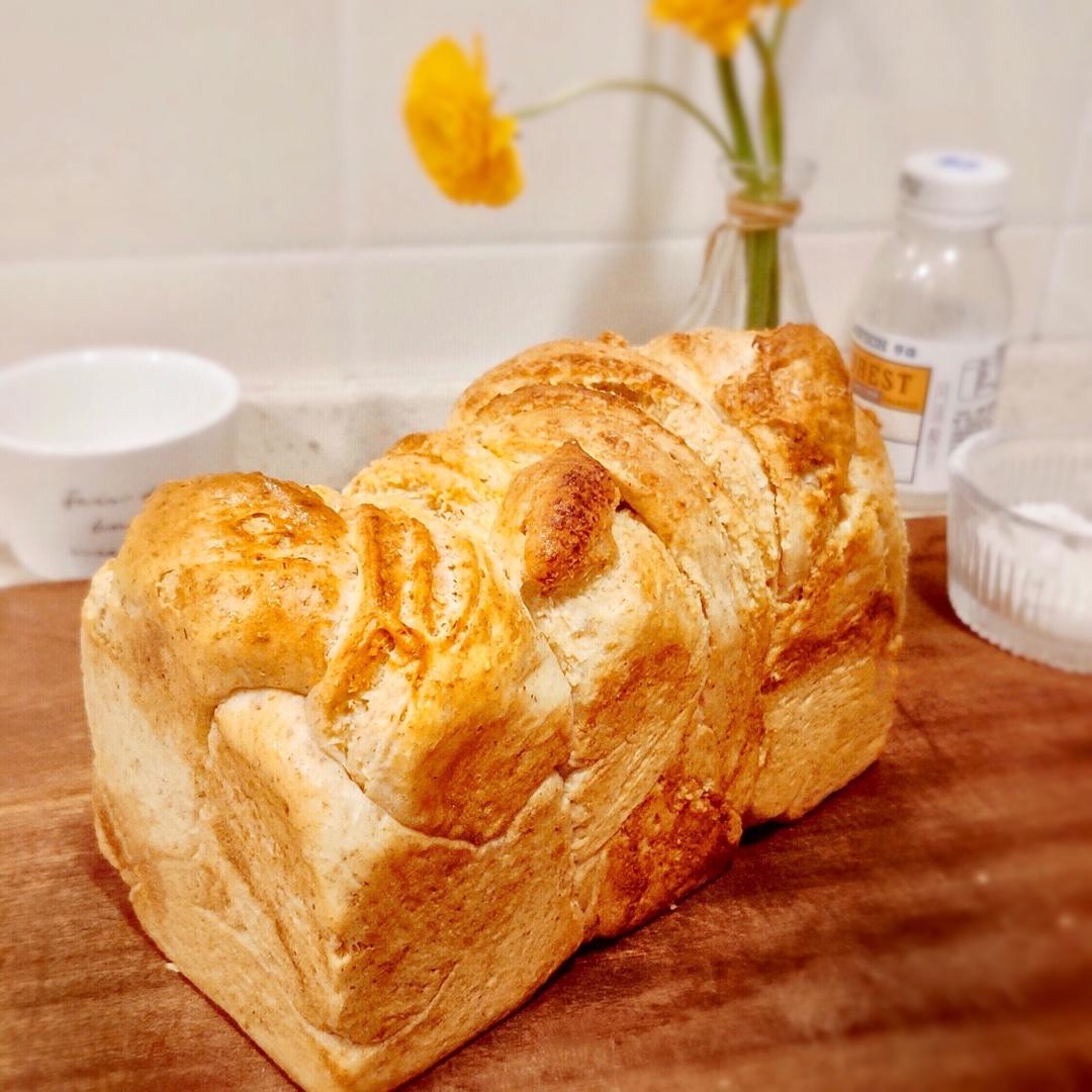 视频菜谱：做过几百次的椰蓉吐司面包