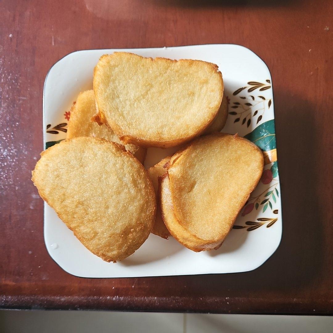 金黄酥脆利口的炸馒头片