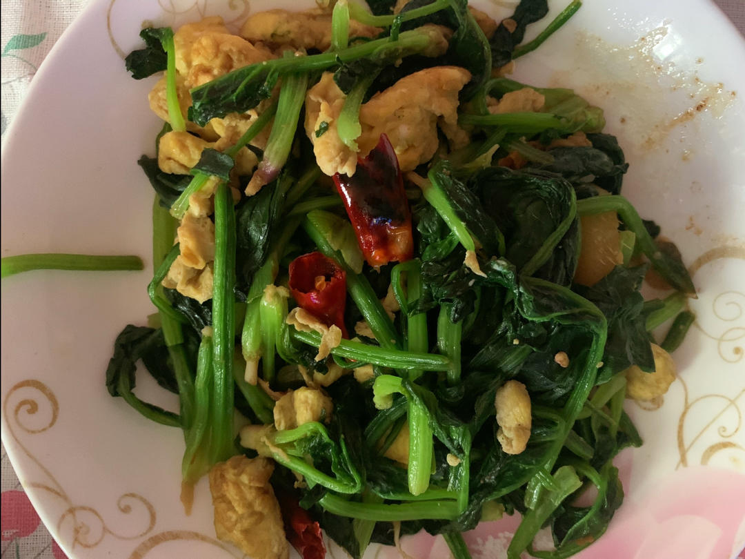 菠菜炒鸡蛋