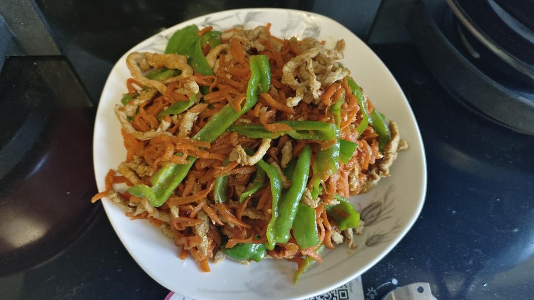 超级下饭胡萝卜丝炒肉
