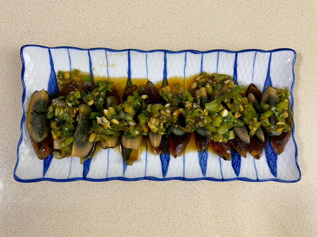吃过不会忘的凉拌青椒皮蛋