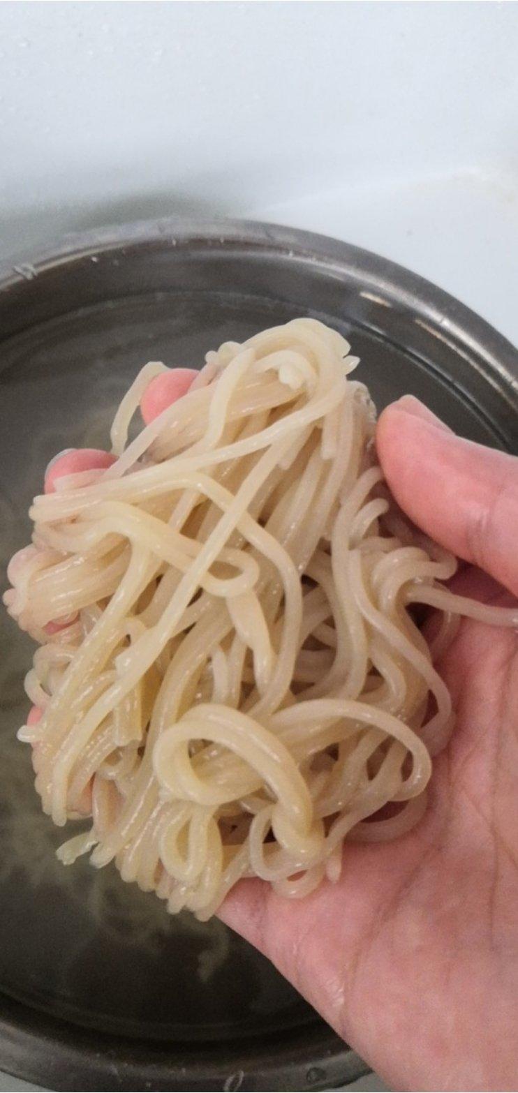 不过家里没有土豆淀粉,用了做芋圆剩下的木薯淀粉效果也很好哦!