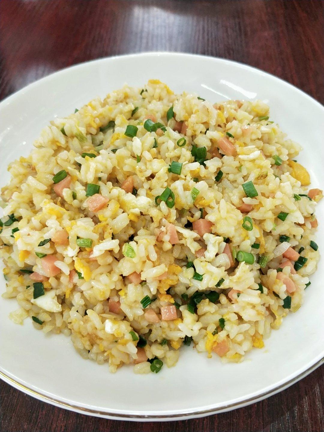 黄金火腿肠蛋炒饭