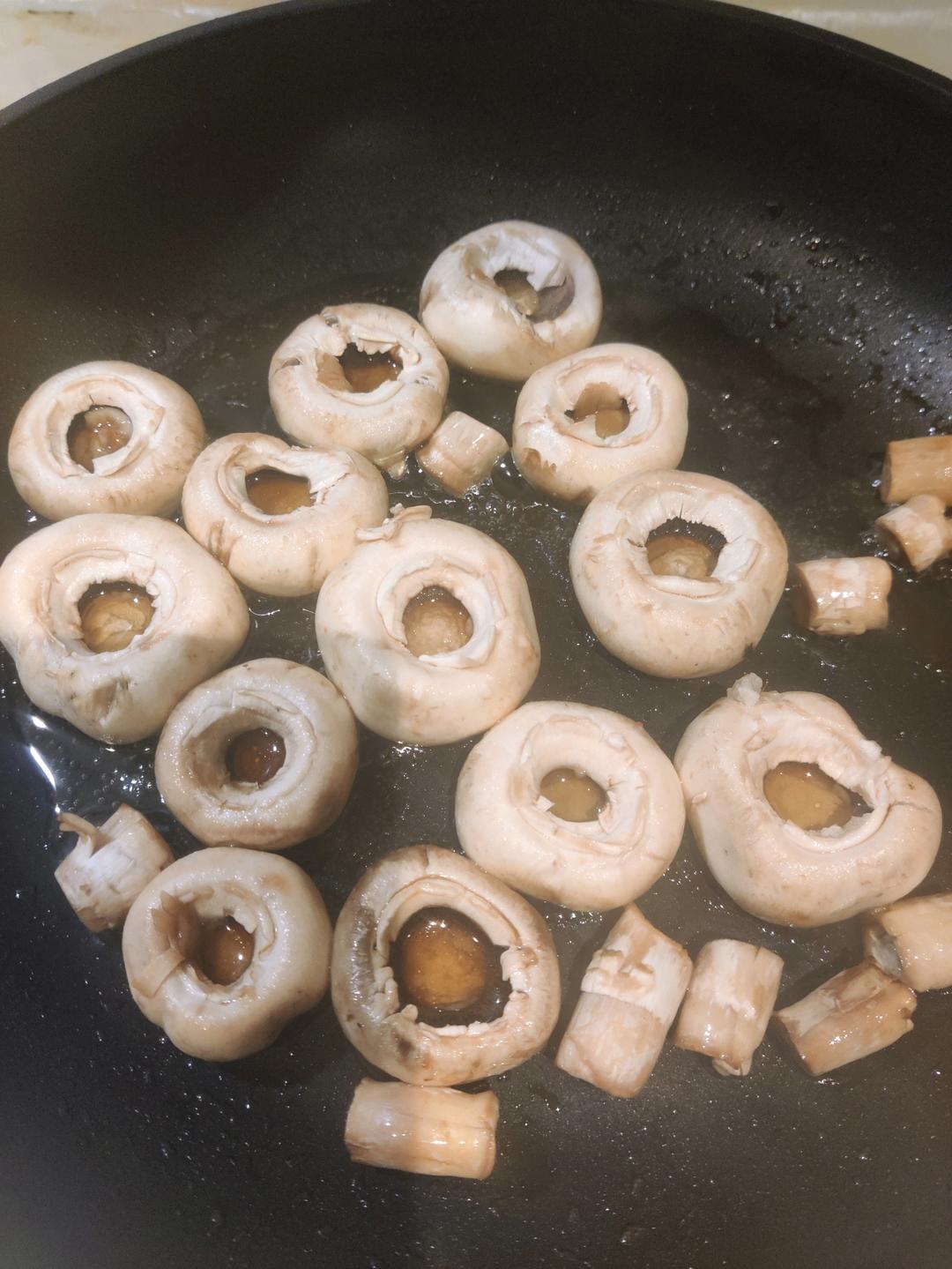 一口难忘的鲜香蘑菇🍄