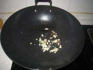 蒜蓉豆豉炒南瓜条的做法 步骤3