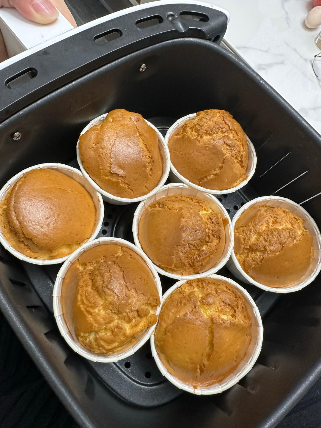 空气炸锅纸杯戚风蛋糕