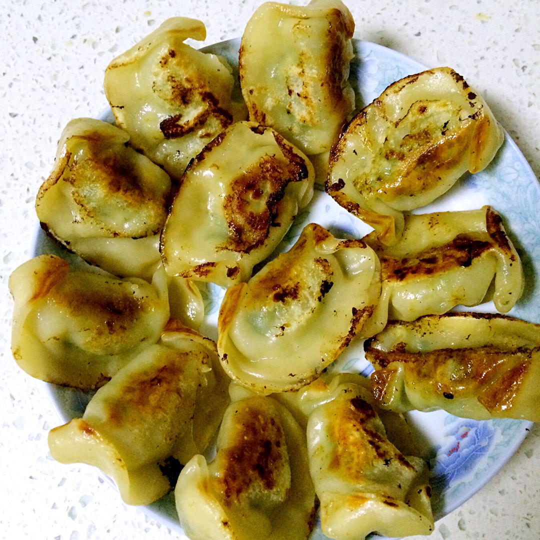 速冻饺子版锅贴