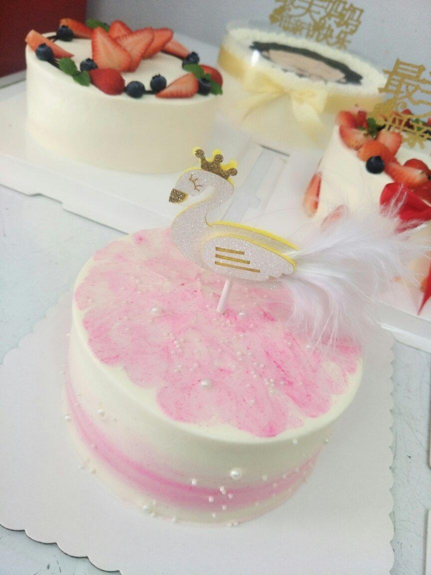 鲜奶蛋糕的各种简单装饰