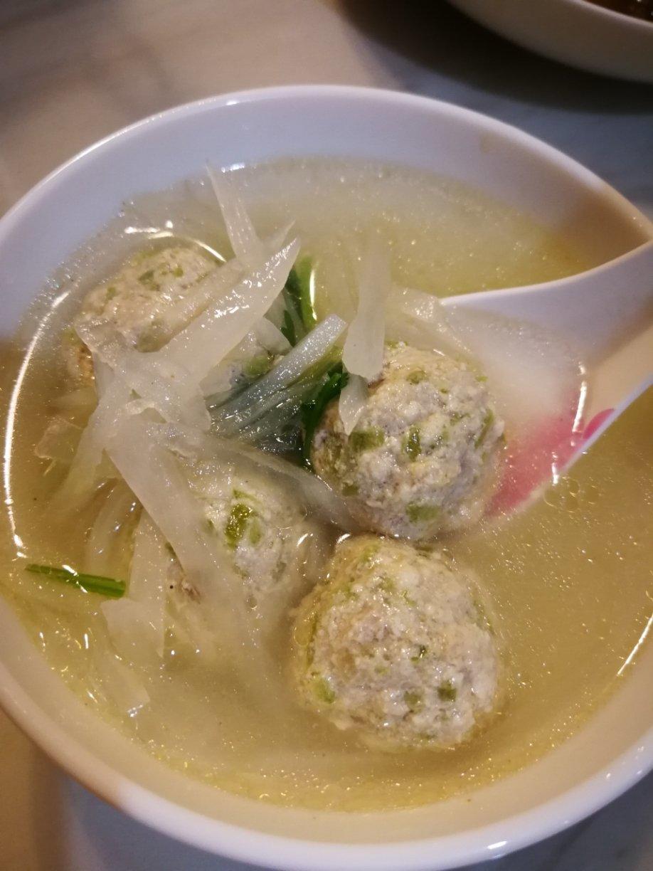 【10分钟系列】白萝卜豆腐圆子汤