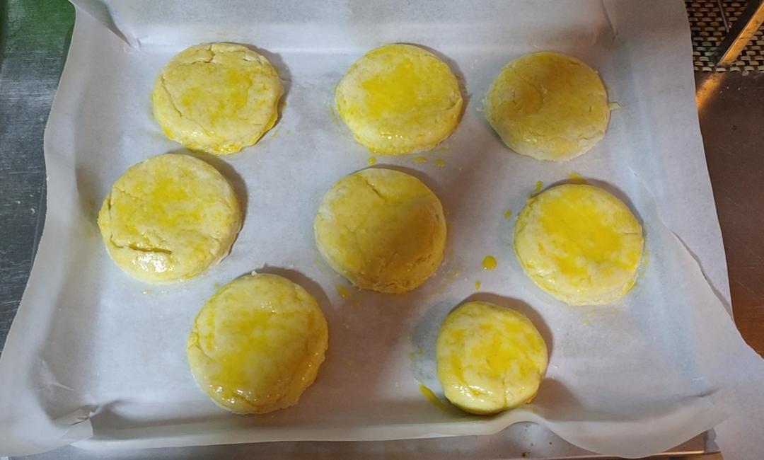 【视频】3分钟 奶油司康Scone(可能是世界上最快手的司康) 消耗淡奶油～