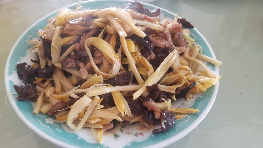 黄花菜木耳炒肉丝