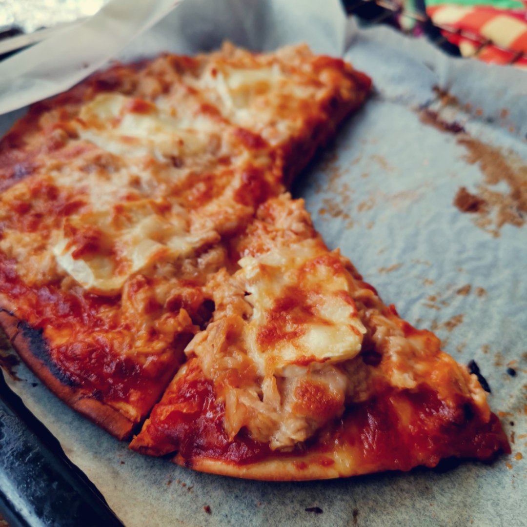 金枪鱼匹萨&培根腊肠披萨