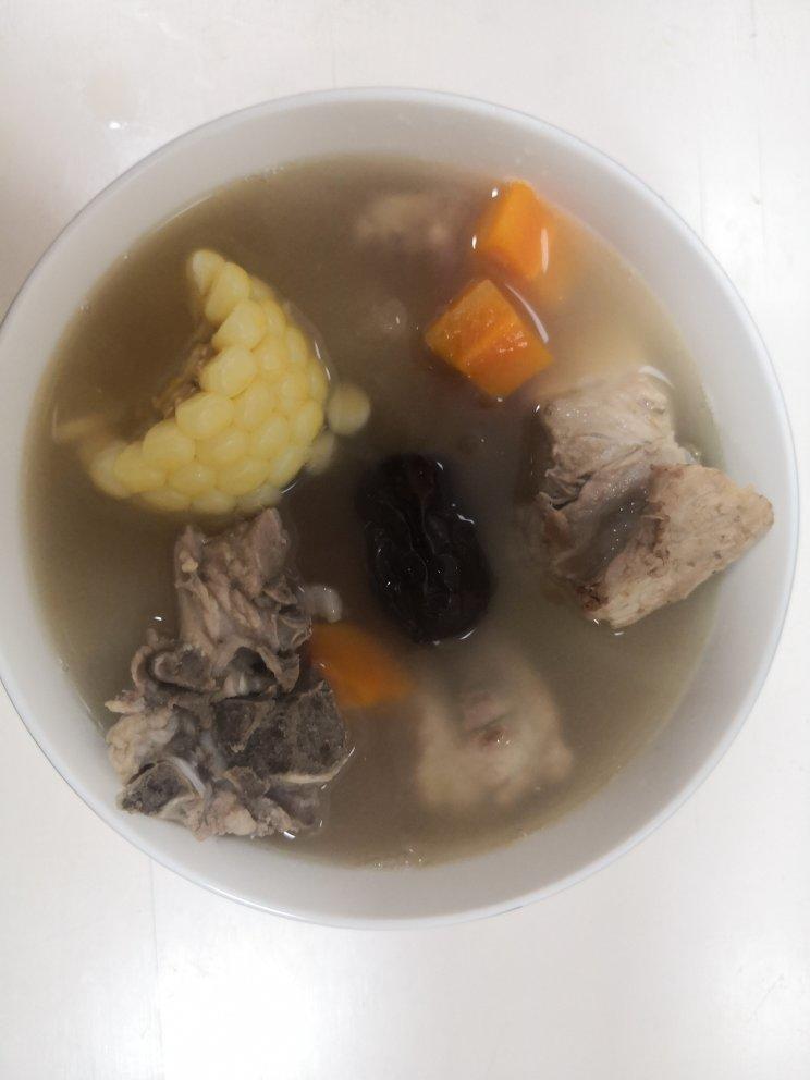 连吃三碗的玉米山药排骨汤