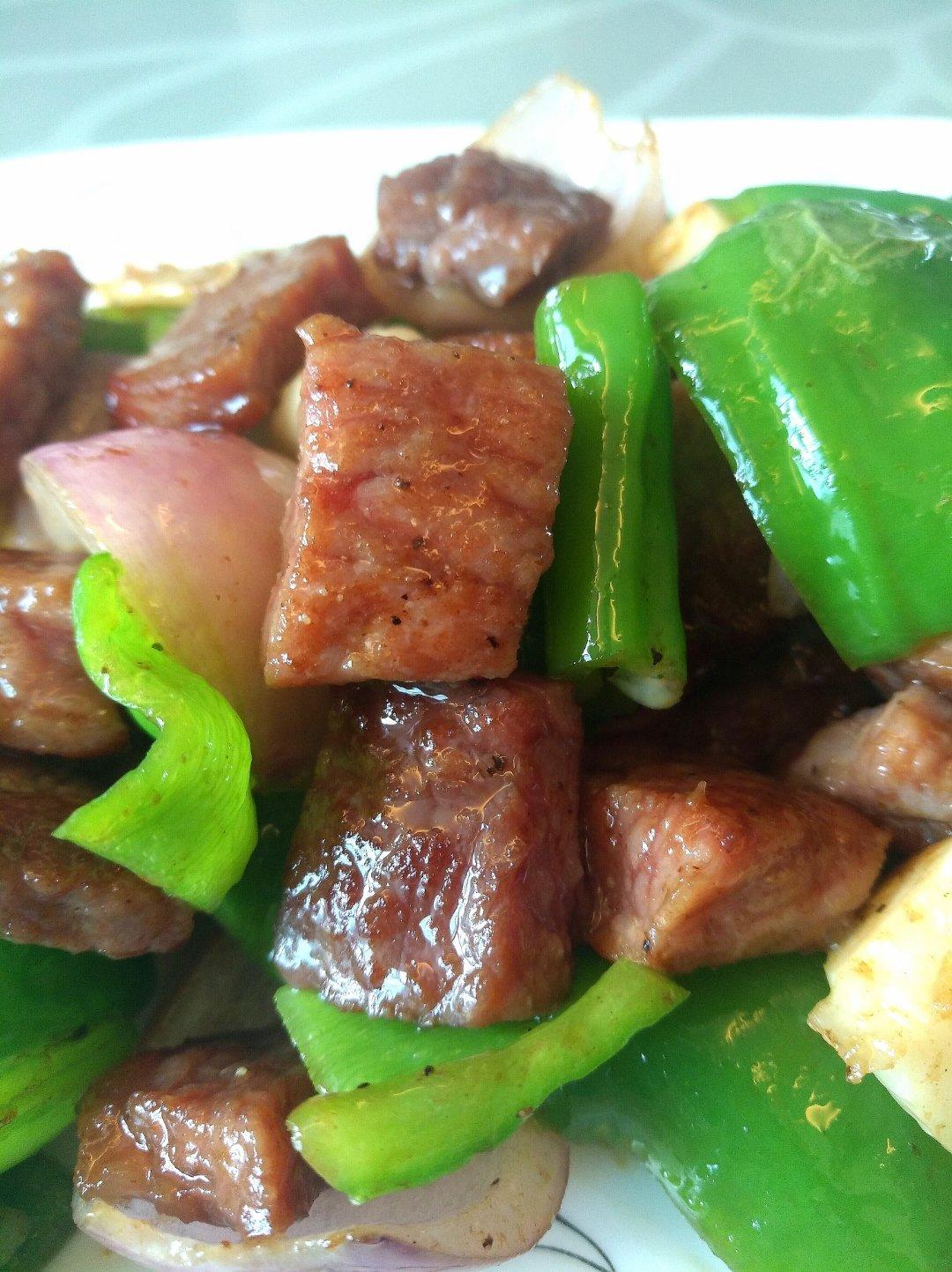 洋葱蘑菇牛肉粒