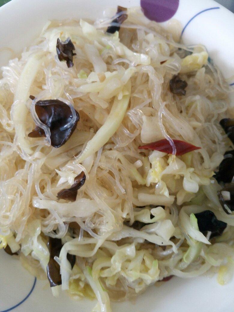 卷心菜炒粉丝 Glass noodles with Cabbage