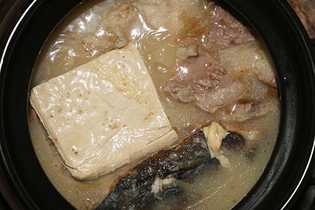 【食疗养生，川弓白芷鱼头汤的做法步骤图】琼肴_下厨房
