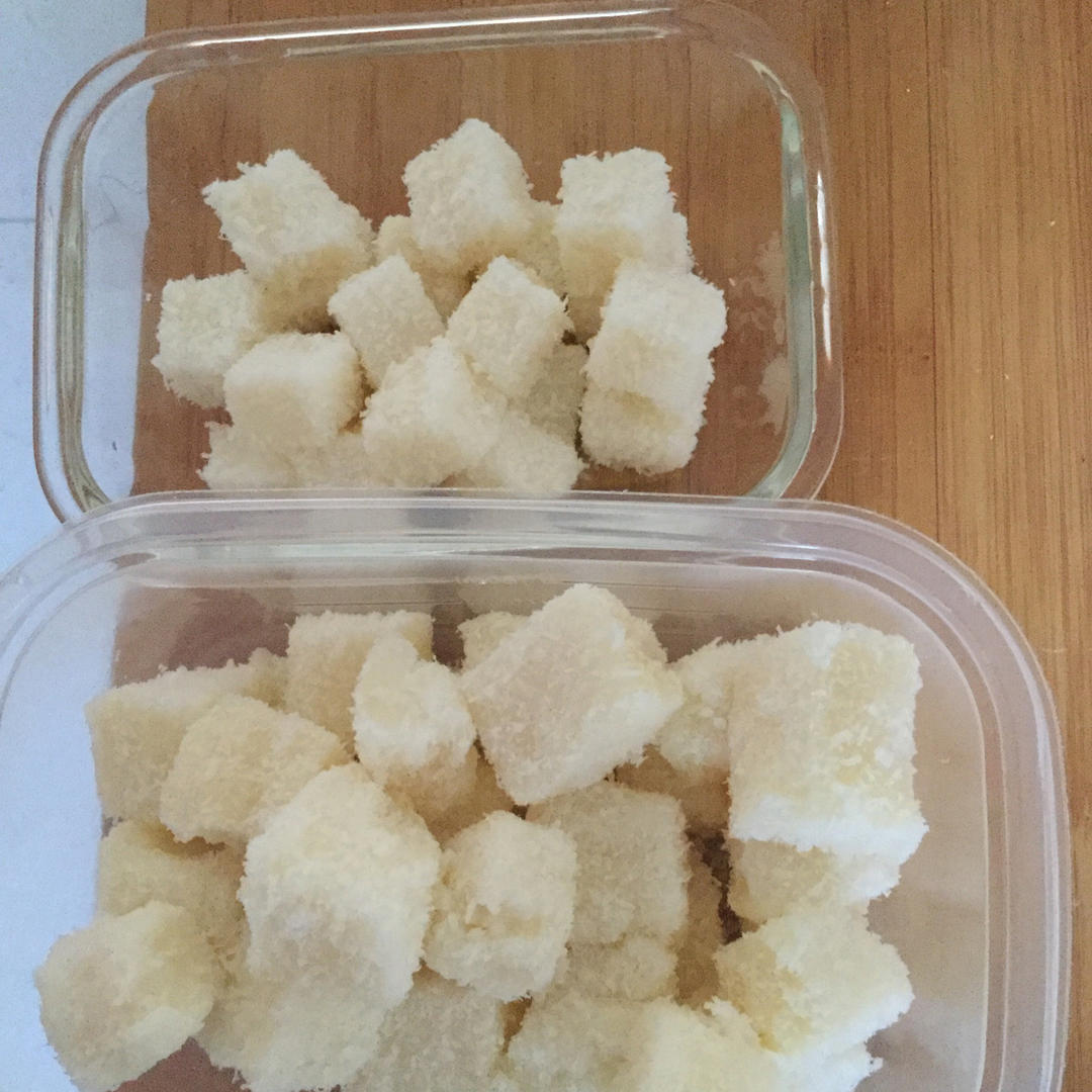 85度C 》椰丝牛奶小方