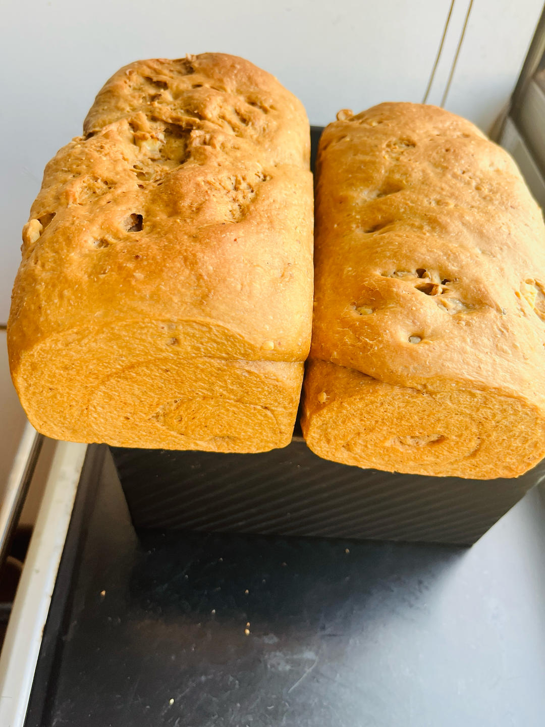 太香了，带点摩卡味道的咖啡核桃吐司！