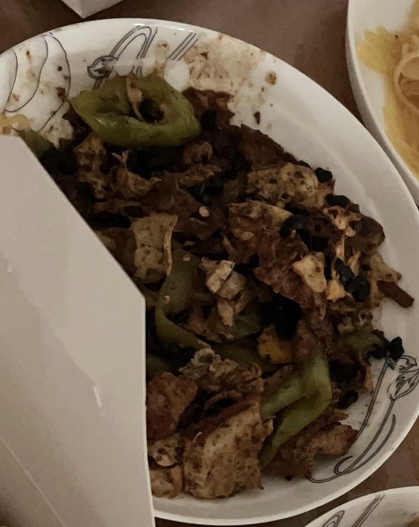 荷包蛋炒五花肉，简单味美又下饭